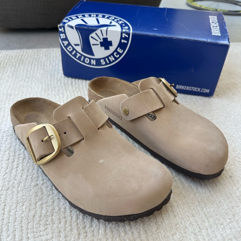 Birkenstock Big Buckle Clog in Sandcastle
